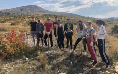 Učenici I. gimnazije Split u volonterskoj akciji pošumljavanja Boranka